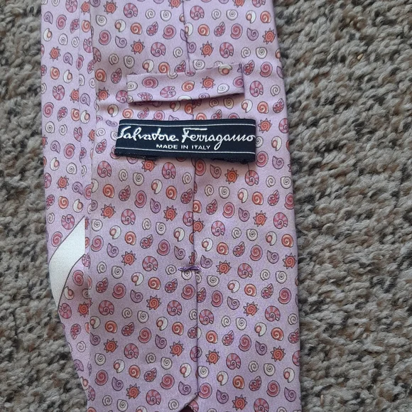 Salvatore Ferragamo Silk Tie - Pink Seashells - Made in Italy